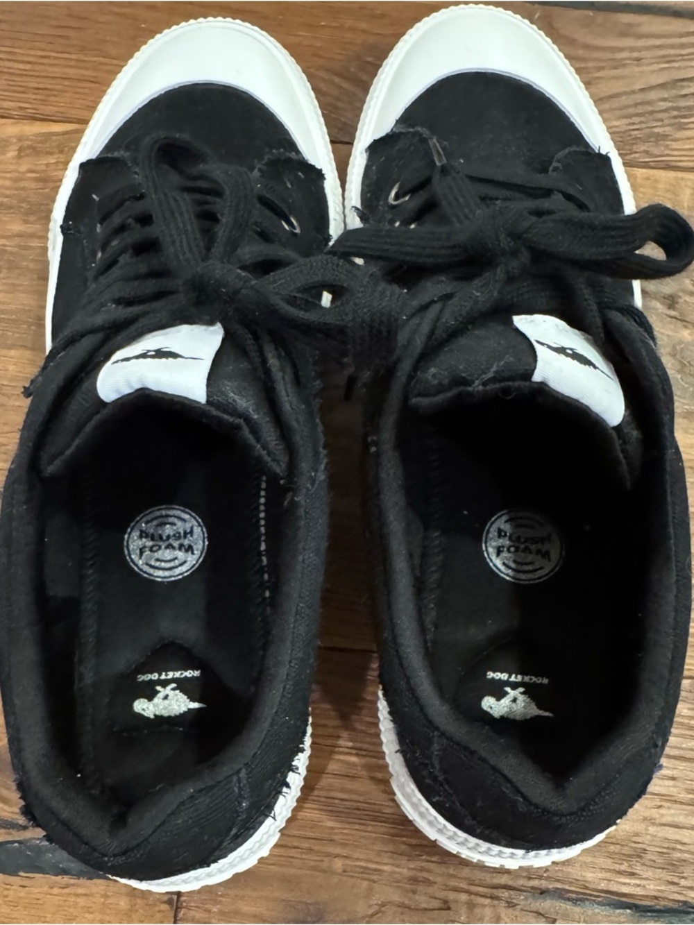 Rocket Dog Black and White Low-Top Canvas Sneakers - Picture 6 of 10
